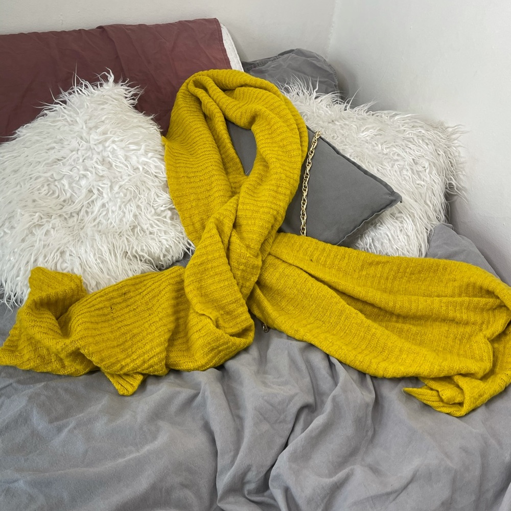 Yellow scarf